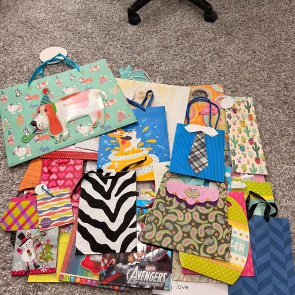 Big Lot Assorted Gift Bags Many Designs